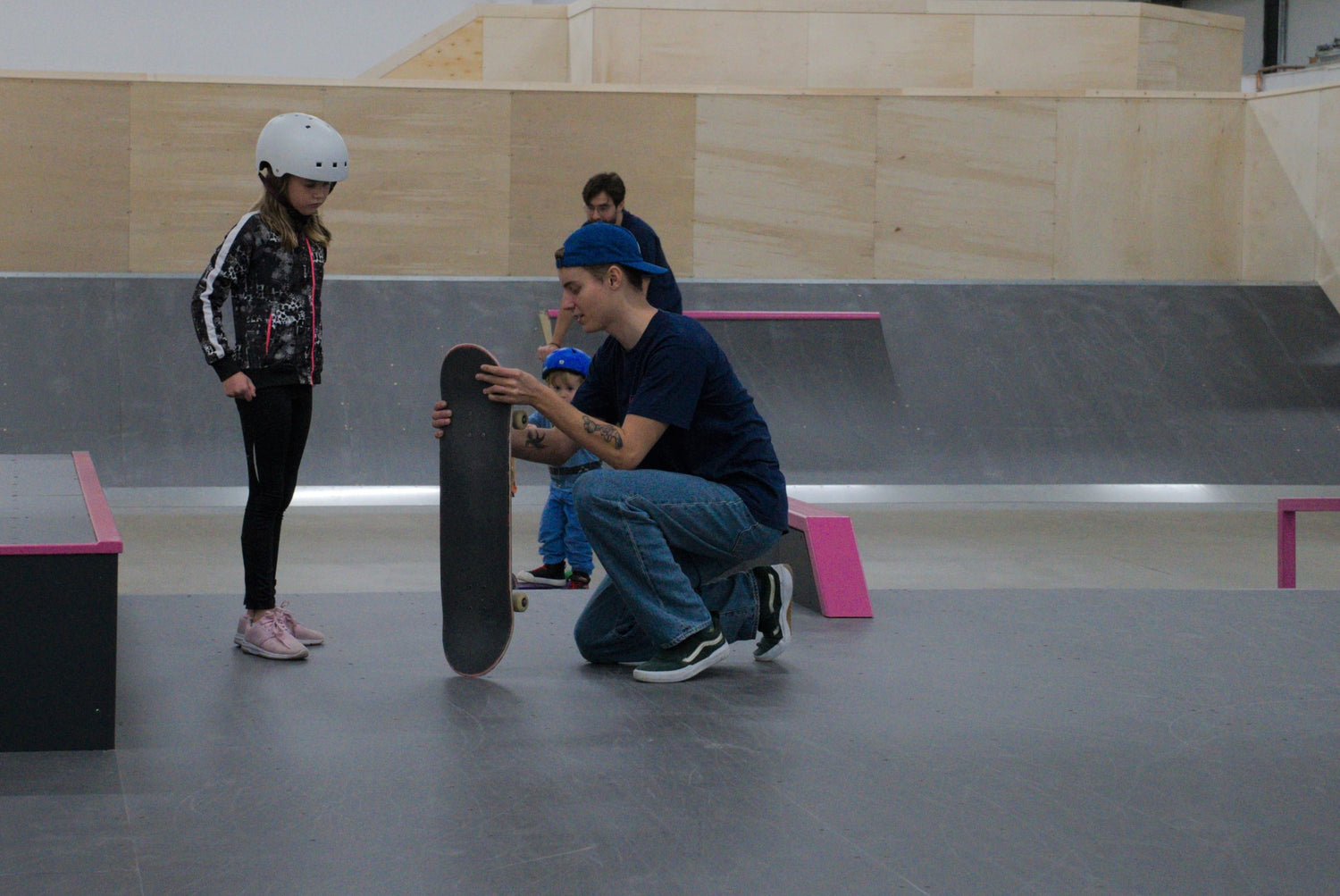 Lära sig åka skateboard på barnkurs i Växjö på Wallride