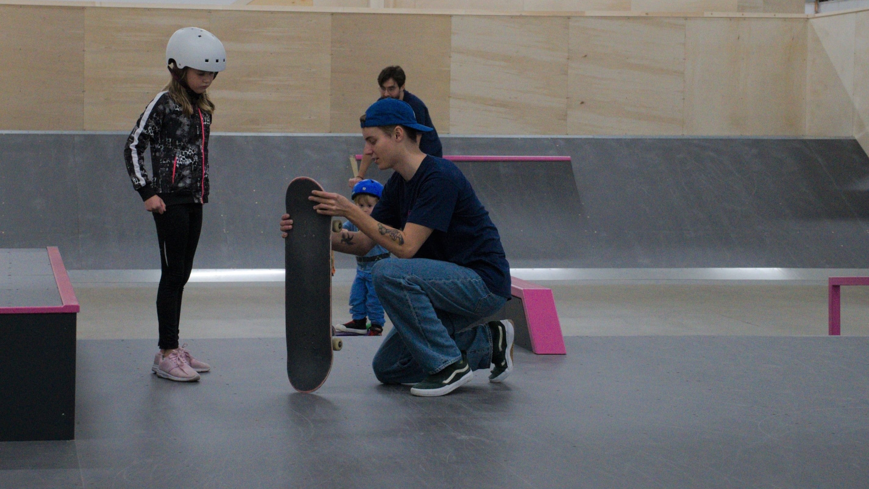 Lära sig åka skateboard på barnkurs i Växjö på Wallride