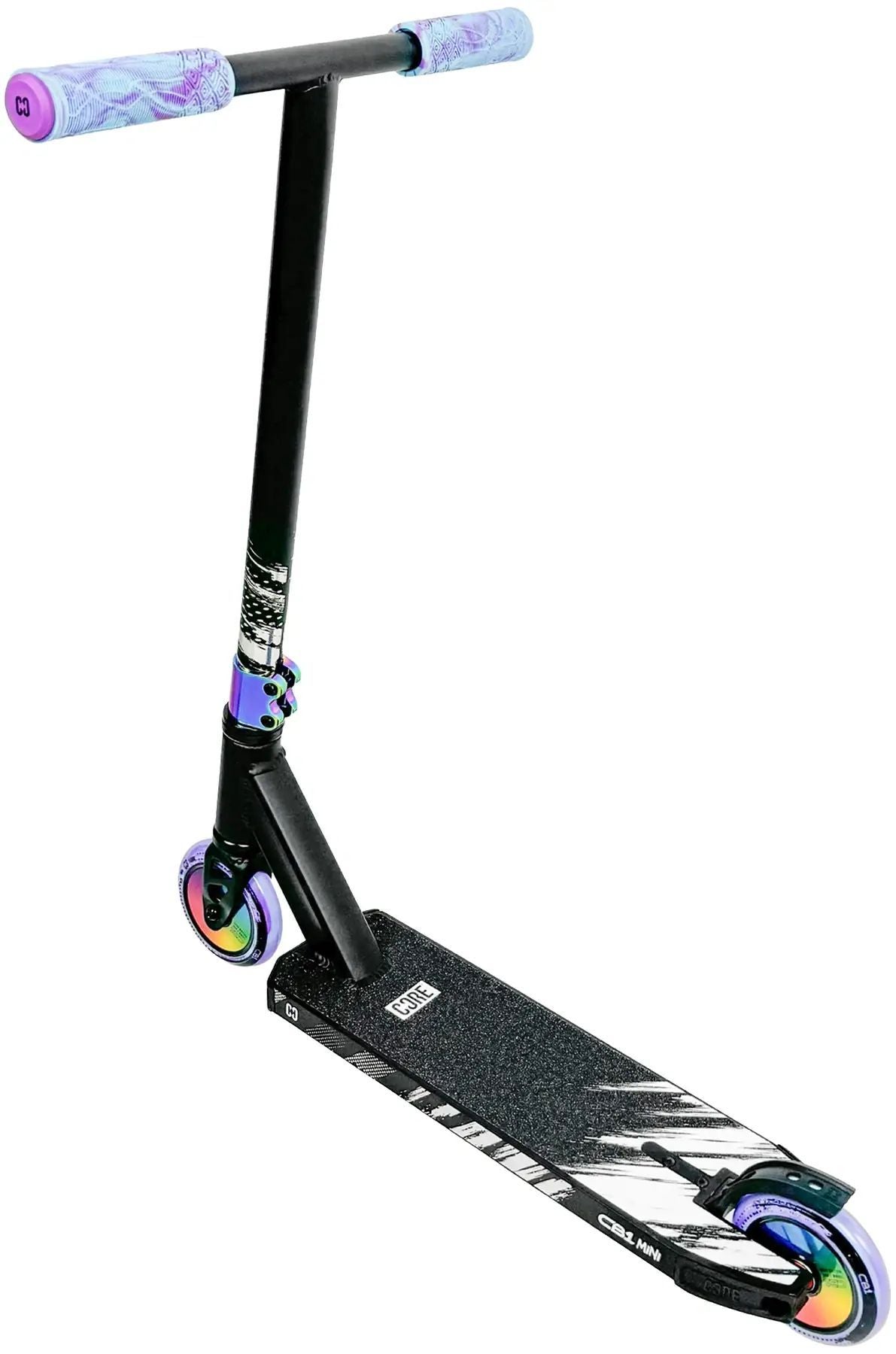 Kompakt och lätt manövrerbar trick sparkcykel från Core, designad för att ge en smidig åkupplevelse och perfekt för både nybörjare och erfarna åkare som vill utföra trick och stunts.