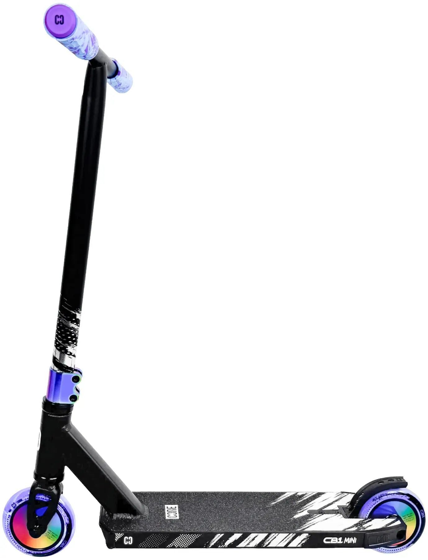 Kompakt och lätt manövrerbar trick sparkcykel från Core, designad för att ge en smidig åkupplevelse och perfekt för både nybörjare och erfarna åkare som vill utföra trick och stunts.