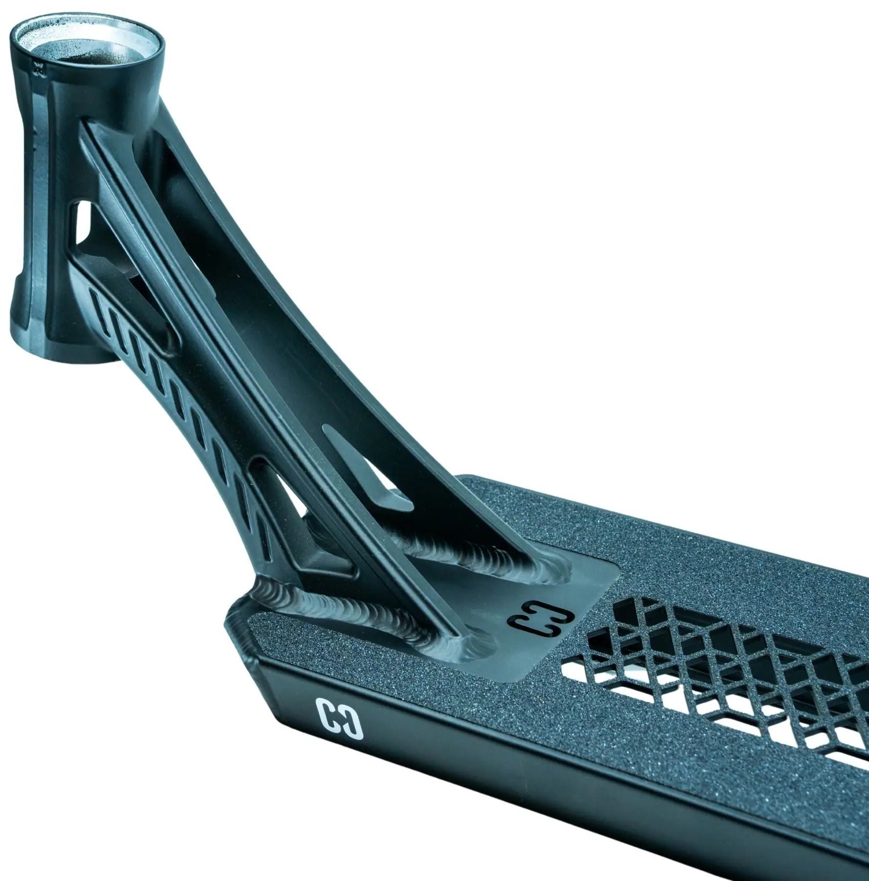 Kickbike däck designat för optimal prestanda och stabilitet, perfekt för både stadskörning och terrängäventyr. Detaljerad konstruktion för ökad hållbarhet och komfort under åkning. Idealisk för både nybörjare och erfarna användare.