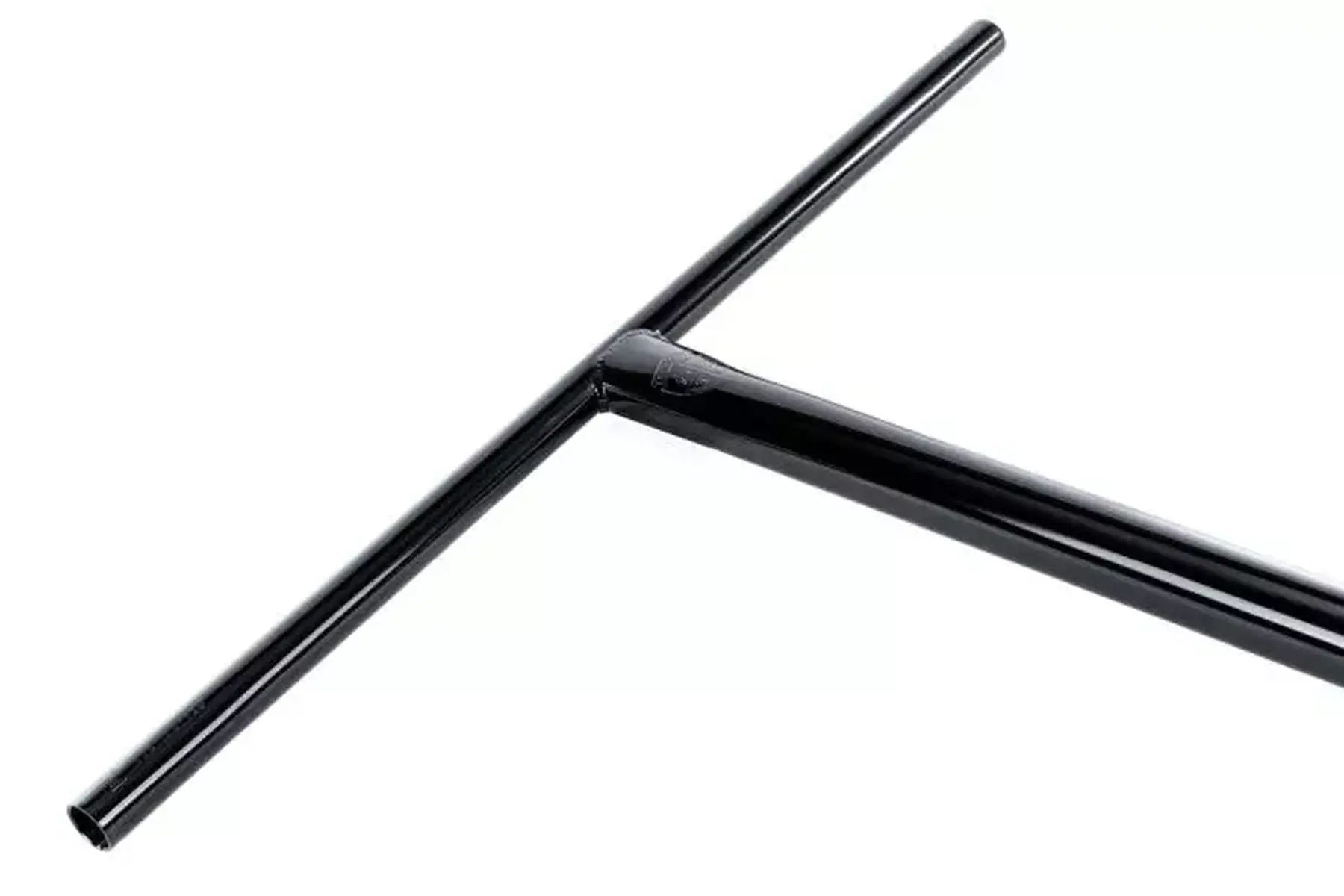 Styret till Ethic Tenacity V2 Kickbike som erbjuder en perfekt kombination av stil och funktionalitet, designat för optimal kontroll och prestanda under åkning.