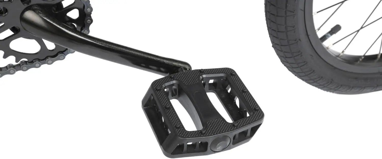 Radiobaserad ljudenhet med modern design och användarvänliga funktioner, perfekt för hemmabruk och utomhusaktiviteter. Flera ljudinställningar och en kompakt storlek gör den idealisk för alla musikälskare.