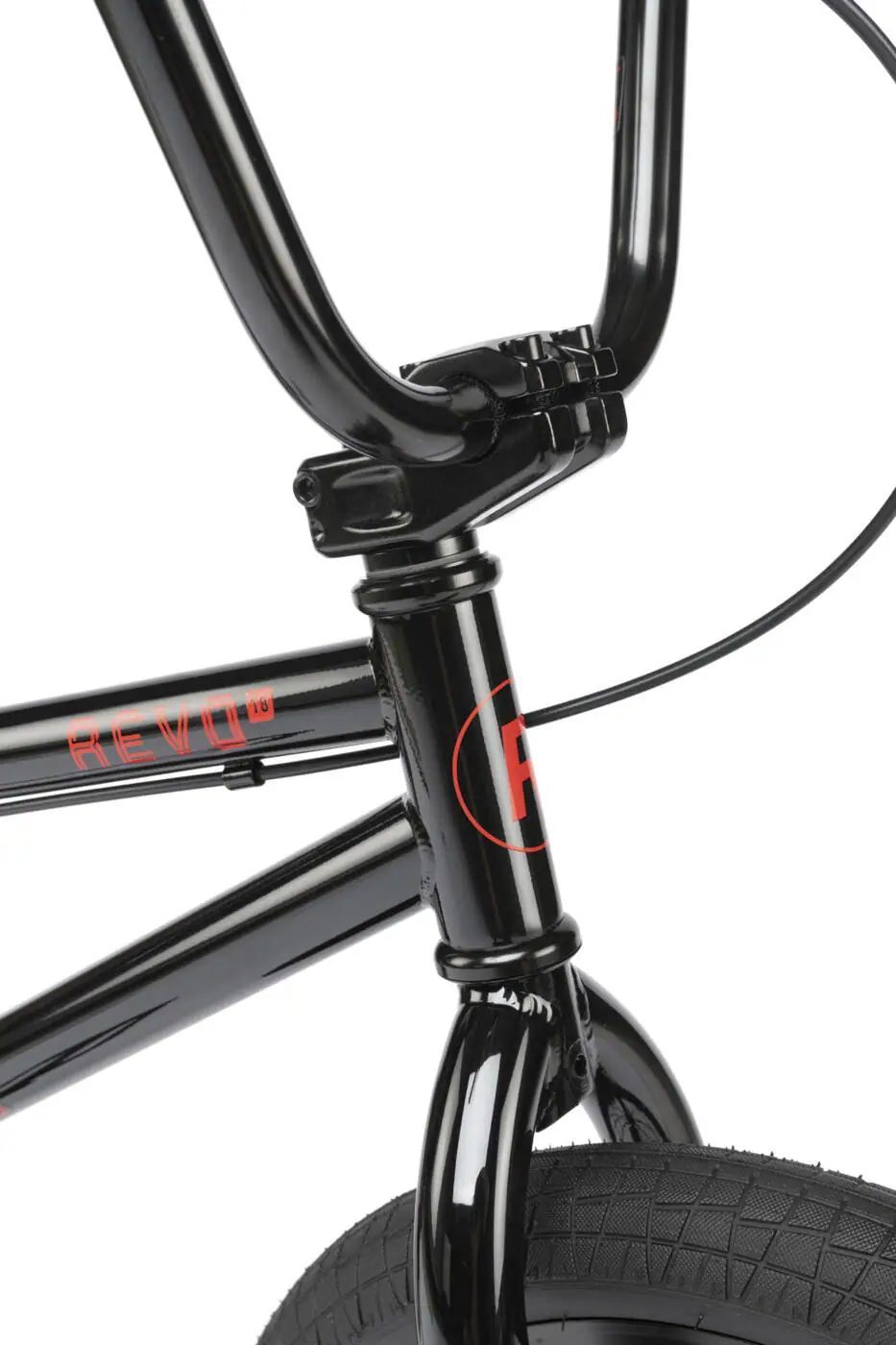 Radiobaserad ljudenhet med modern design och användarvänliga funktioner, perfekt för hemmabruk och utomhusaktiviteter. Flera ljudinställningar och en kompakt storlek gör den idealisk för alla musikälskare.