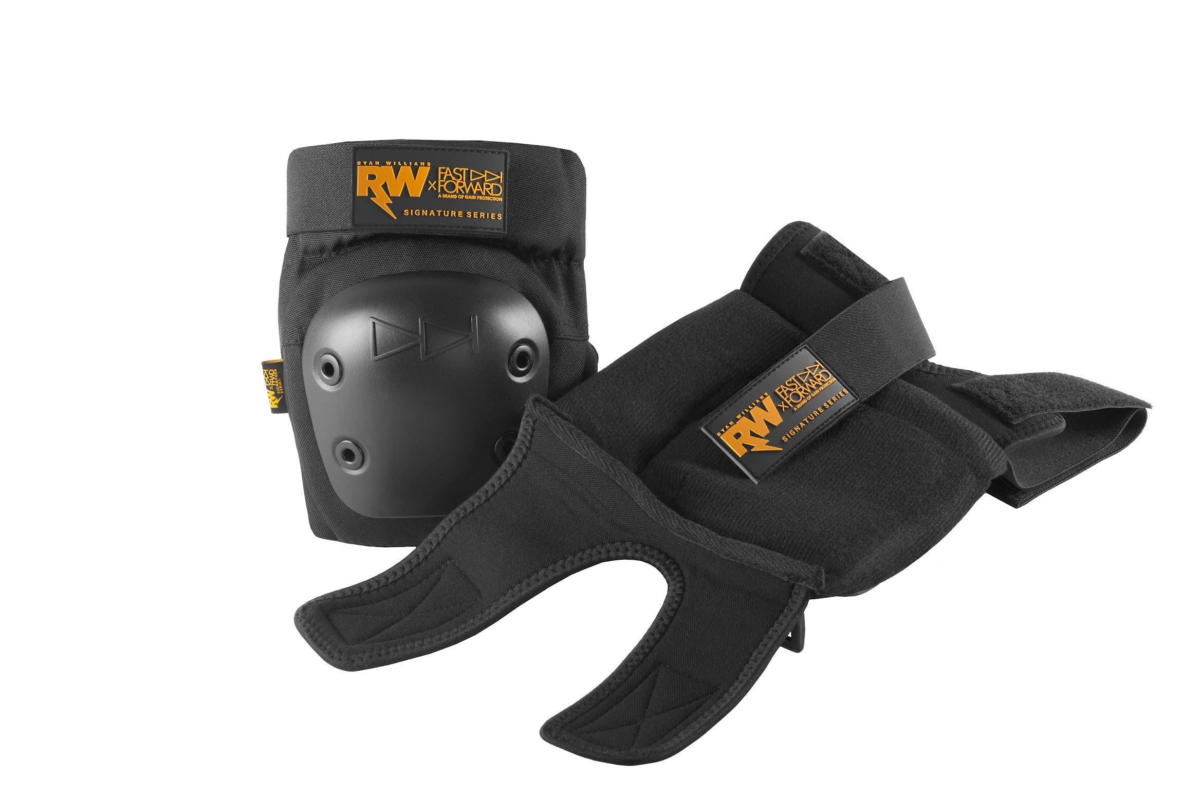 Detaljbild på RW x FFWD knäskydd – Fast Forward logokåpa och stötdämpande padding