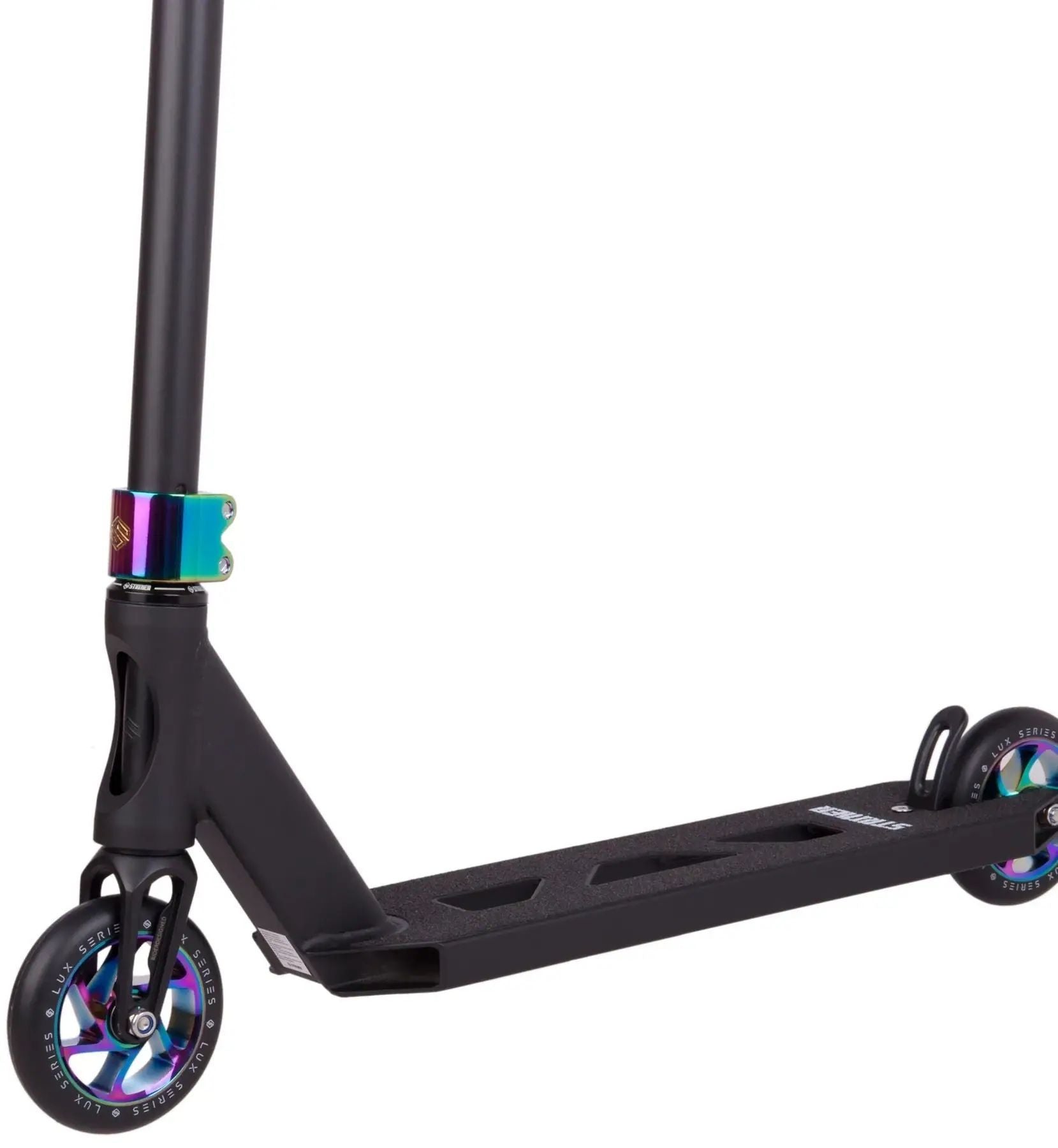 Trick sparkcykel designad för avancerad åkning och prestanda, idealisk för stuntåkning och freestyle-tricks. Perfekt val för både nybörjare och erfarna åkare som söker en pålitlig och robust lösning för actionfyllda åkturer.