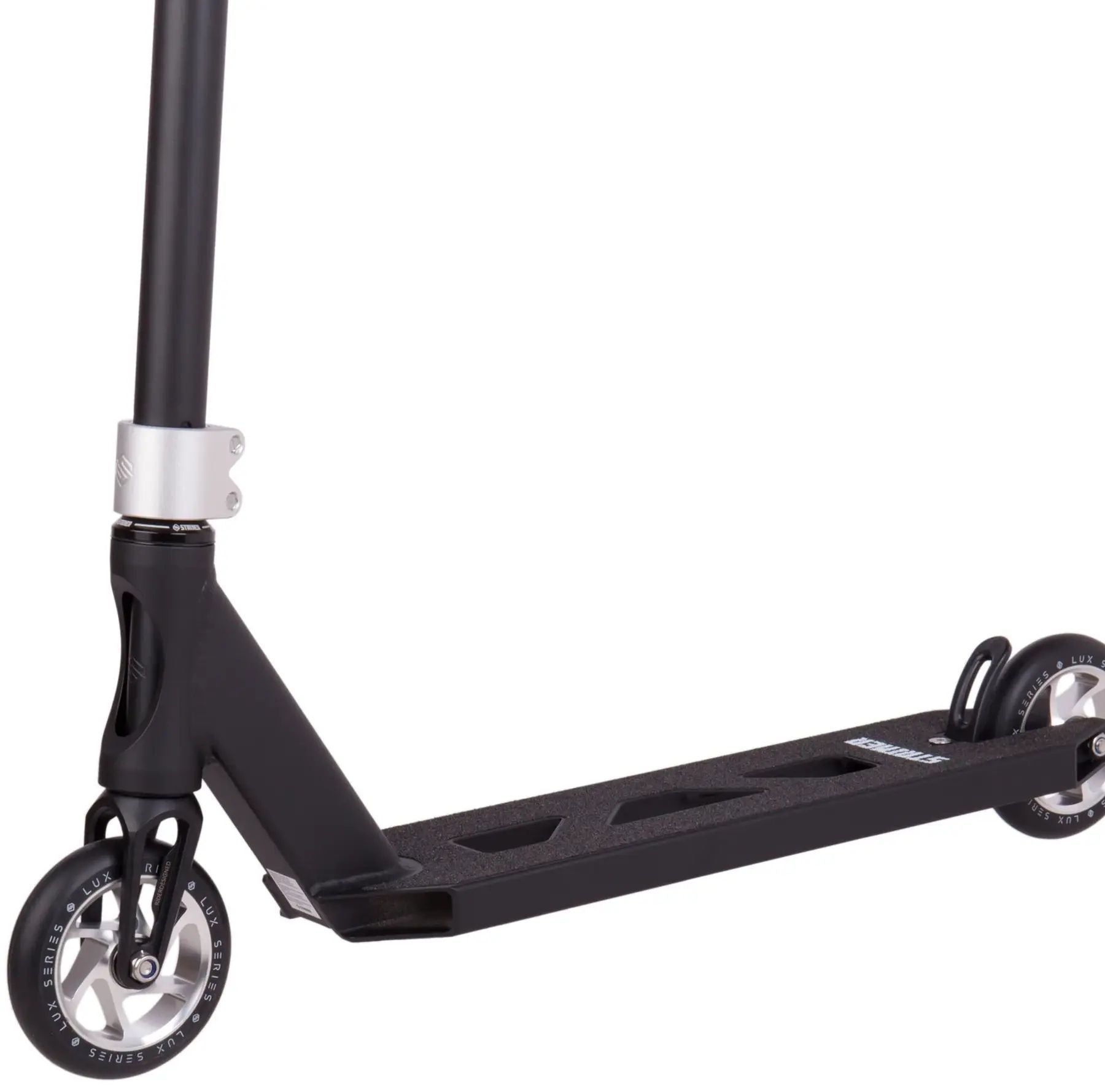 Trick sparkcykel designad för avancerad åkning och prestanda, idealisk för stuntåkning och freestyle-tricks. Perfekt val för både nybörjare och erfarna åkare som söker en pålitlig och robust lösning för actionfyllda åkturer.