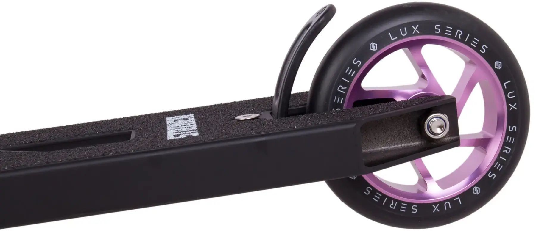 Trick sparkcykel designad för avancerad åkning och prestanda, idealisk för stuntåkning och freestyle-tricks. Perfekt val för både nybörjare och erfarna åkare som söker en pålitlig och robust lösning för actionfyllda åkturer.