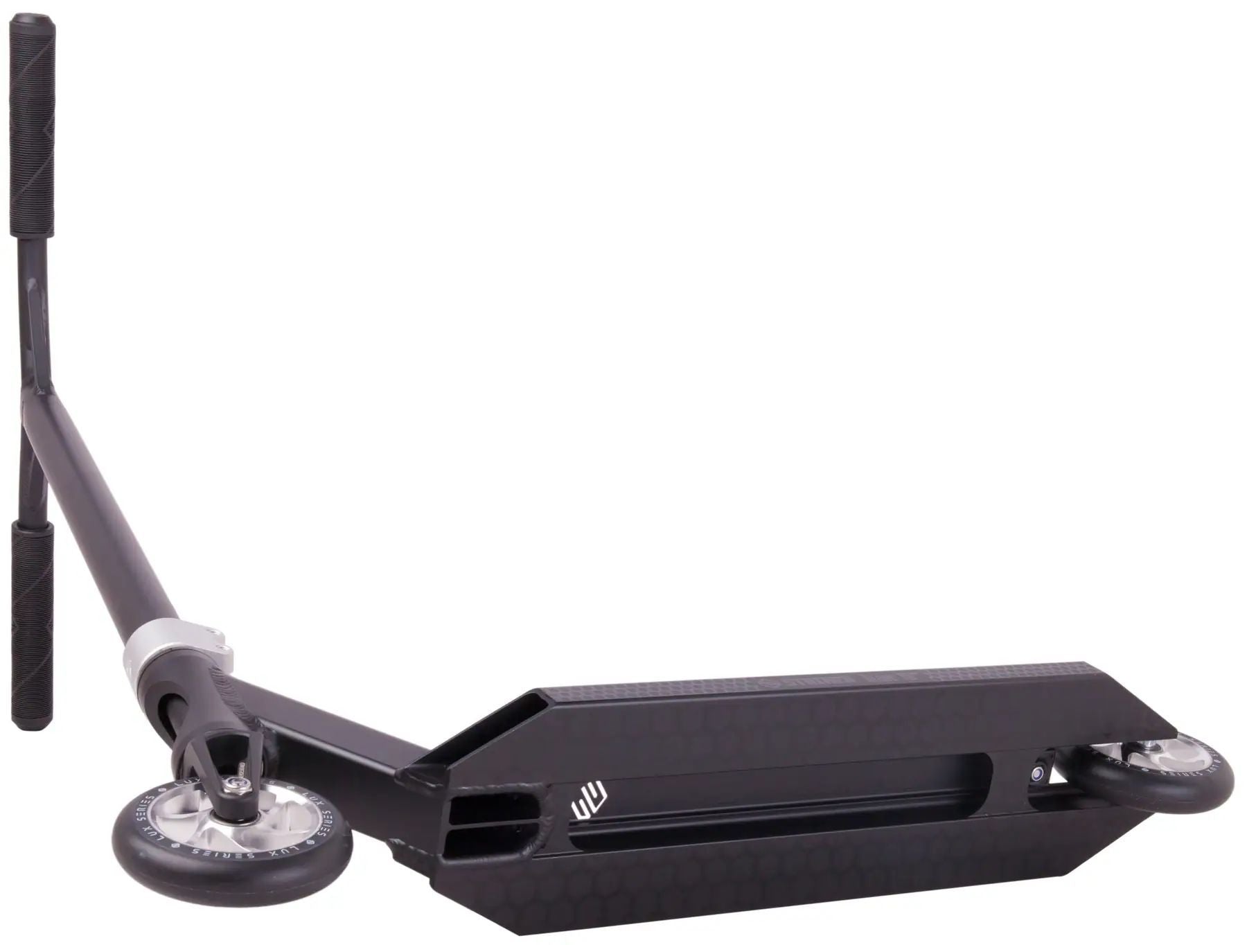 Leverera en oöverträffad spelupplevelse med Striker Lux 5, en högpresterande utrustning utformad för både amatörer och proffs, idealisk för intensiv träning och tävlingar.