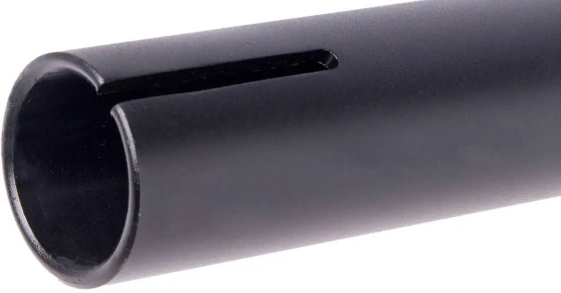 Styr till Striker Lux Alu Kickbike, designad för optimal kontroll och komfort under åkning. Idealisk för både nybörjare och erfarna åkare som söker en högpresterande kickbike-upplevelse. Perfekt för stadsåkning och nöje.