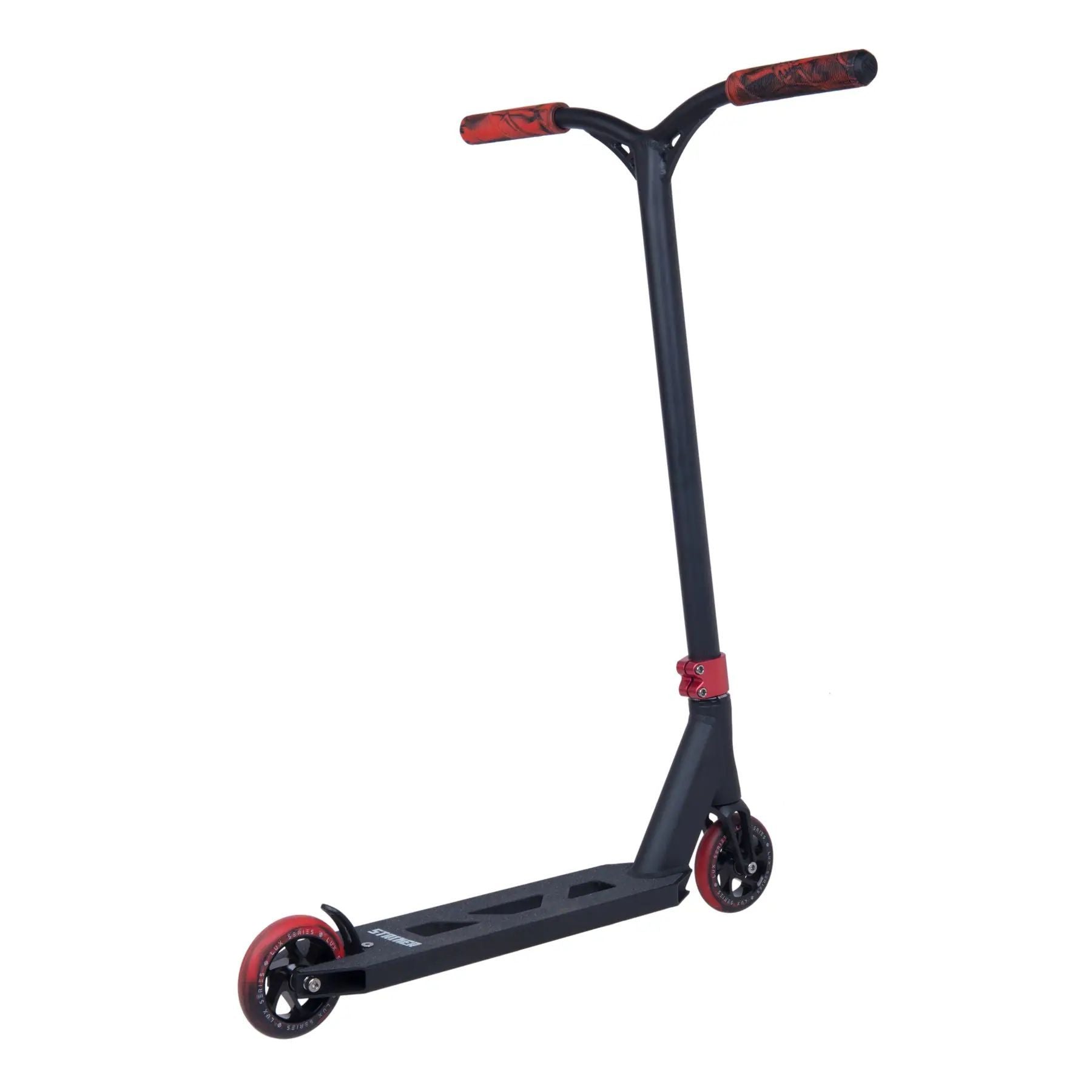 Trick sparkcykel designad för stunt och freestyle, utmärkt för både nybörjare och erfarna åkare. Perfekt för parks och ramps, med en robust konstruktion och ergonomisk utformning för ökad stabilitet och kontroll under trick och hopp. Idealisk för extremsportentusiaster som söker en högpresterande sparkcykel för att utveckla sina färdigheter.