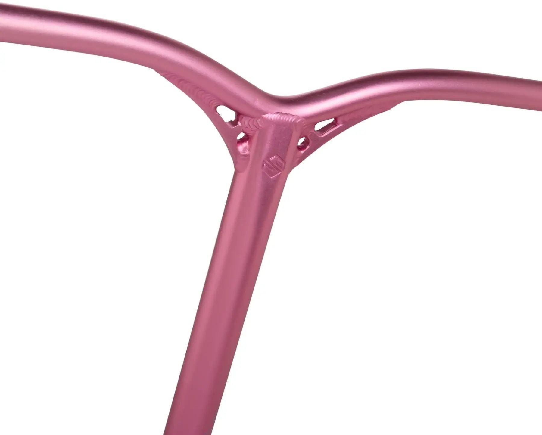 Styr till Striker Lux V2 Alu Kickbike, designad för optimal prestanda och manövrerbarhet. Perfekt för både nybörjare och mer erfarna åkare, vilket ger en smidig och säker åkpresentation.
