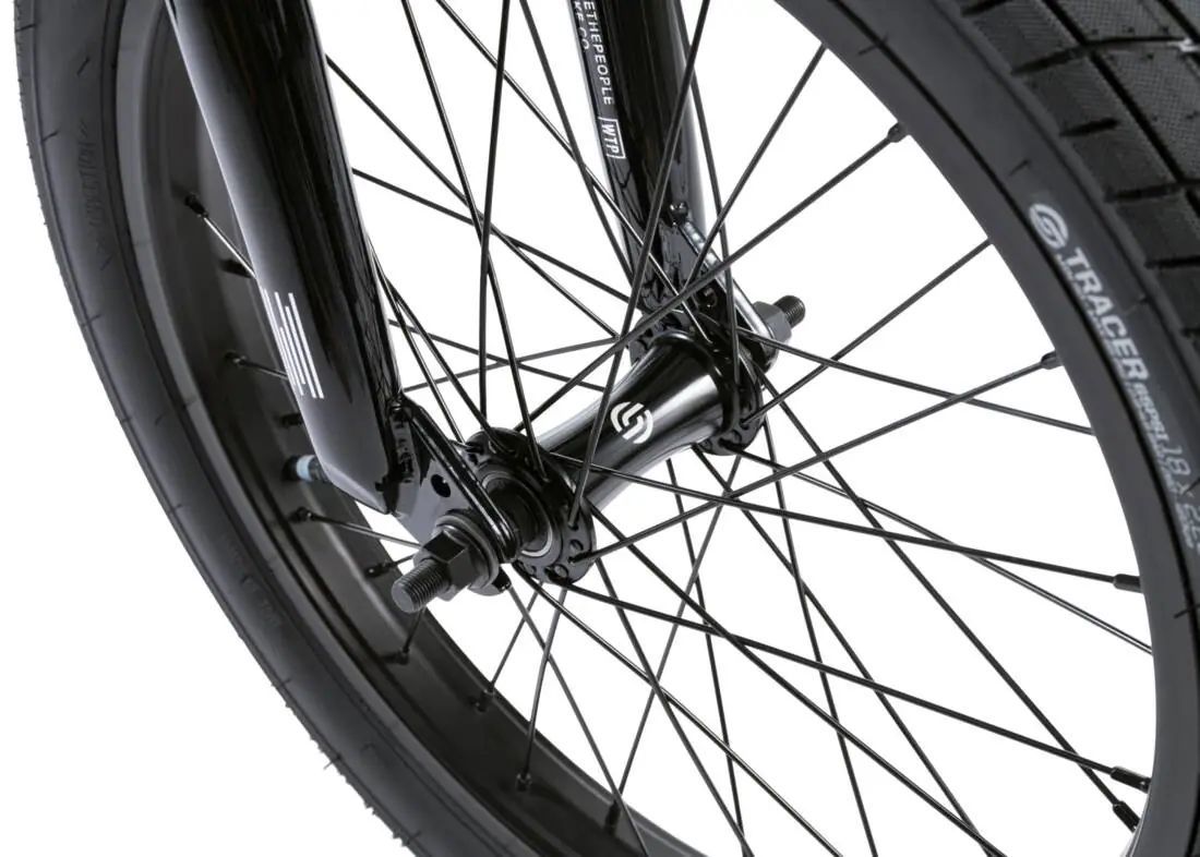 Hochwertiges BMX-Fahrrad für junge Fahrer, ideal für Tricks und Stunts im Skatepark und auf der Straße. Leicht und wendig, perfekt für Anfänger und Fortgeschrittene.